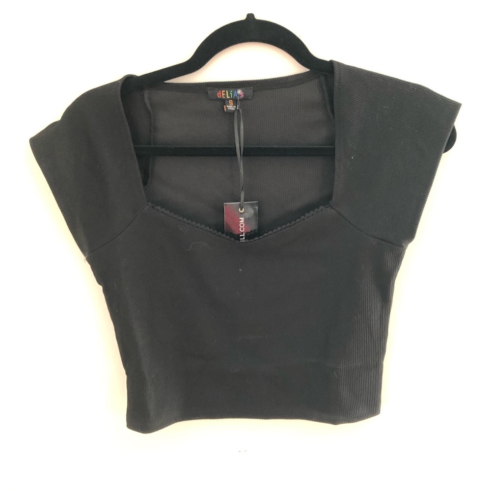 Dolls kill x Delia’s cropped black tee
